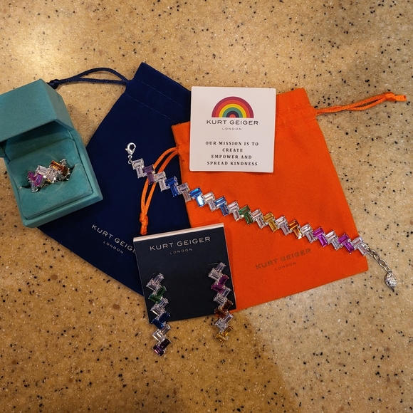 NWT Kurt Geiger Multi Color Rhinestone Ring - Picture 10 of 11